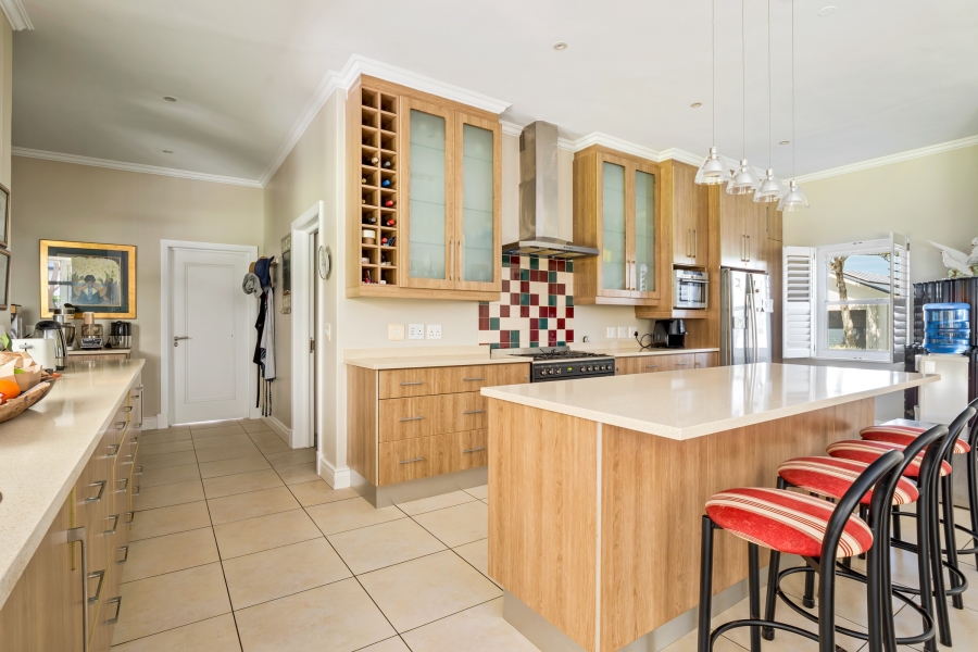 4 Bedroom Property for Sale in Leisure Isle Western Cape